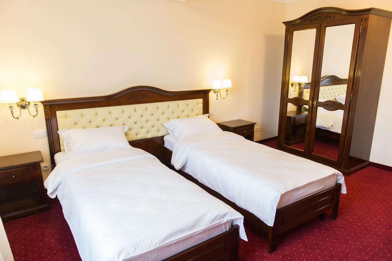 Hotel Dallas Negresti-Oas Esterno foto