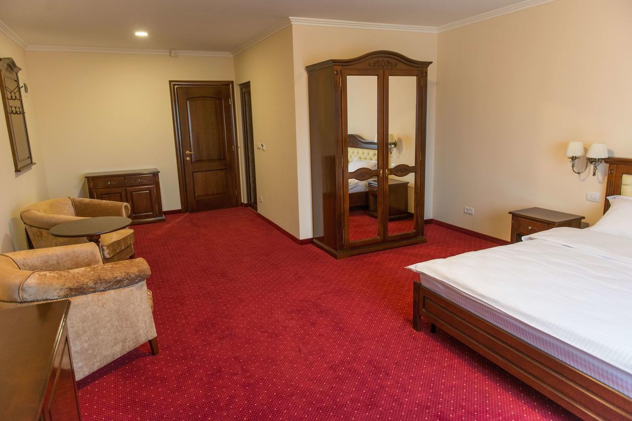 Hotel Dallas Negresti-Oas Esterno foto