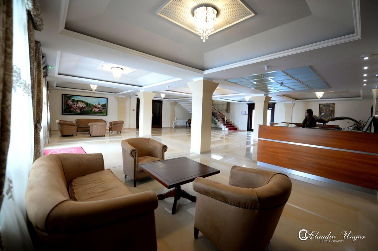 Hotel Dallas Negresti-Oas Esterno foto