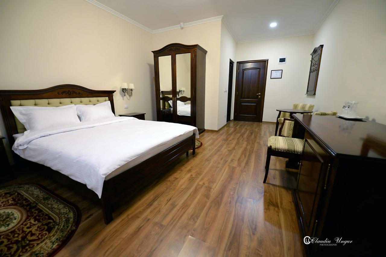 Hotel Dallas Negresti-Oas Esterno foto