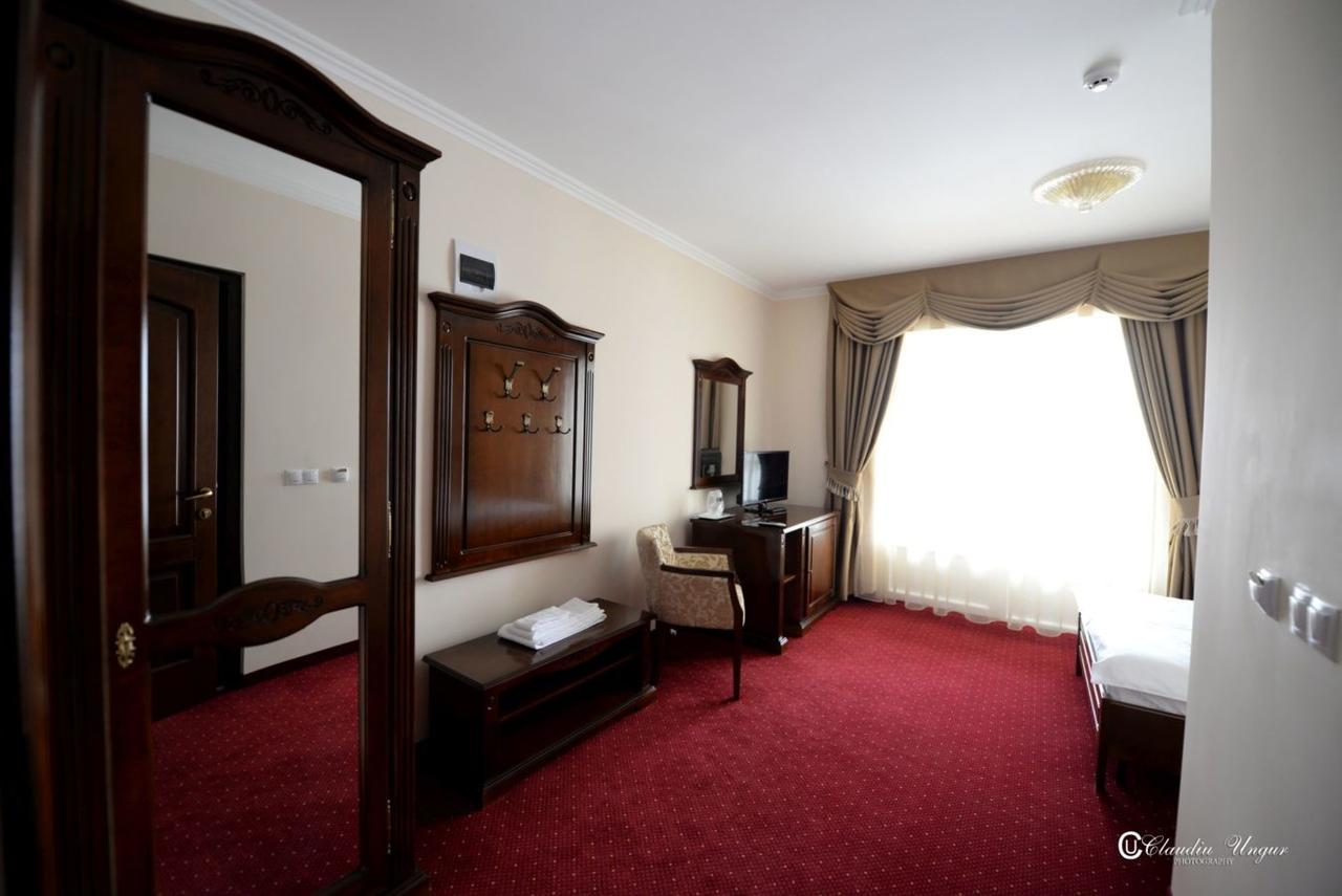 Hotel Dallas Negresti-Oas Esterno foto